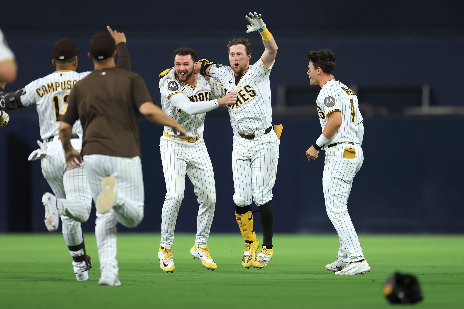 Padres walk-off